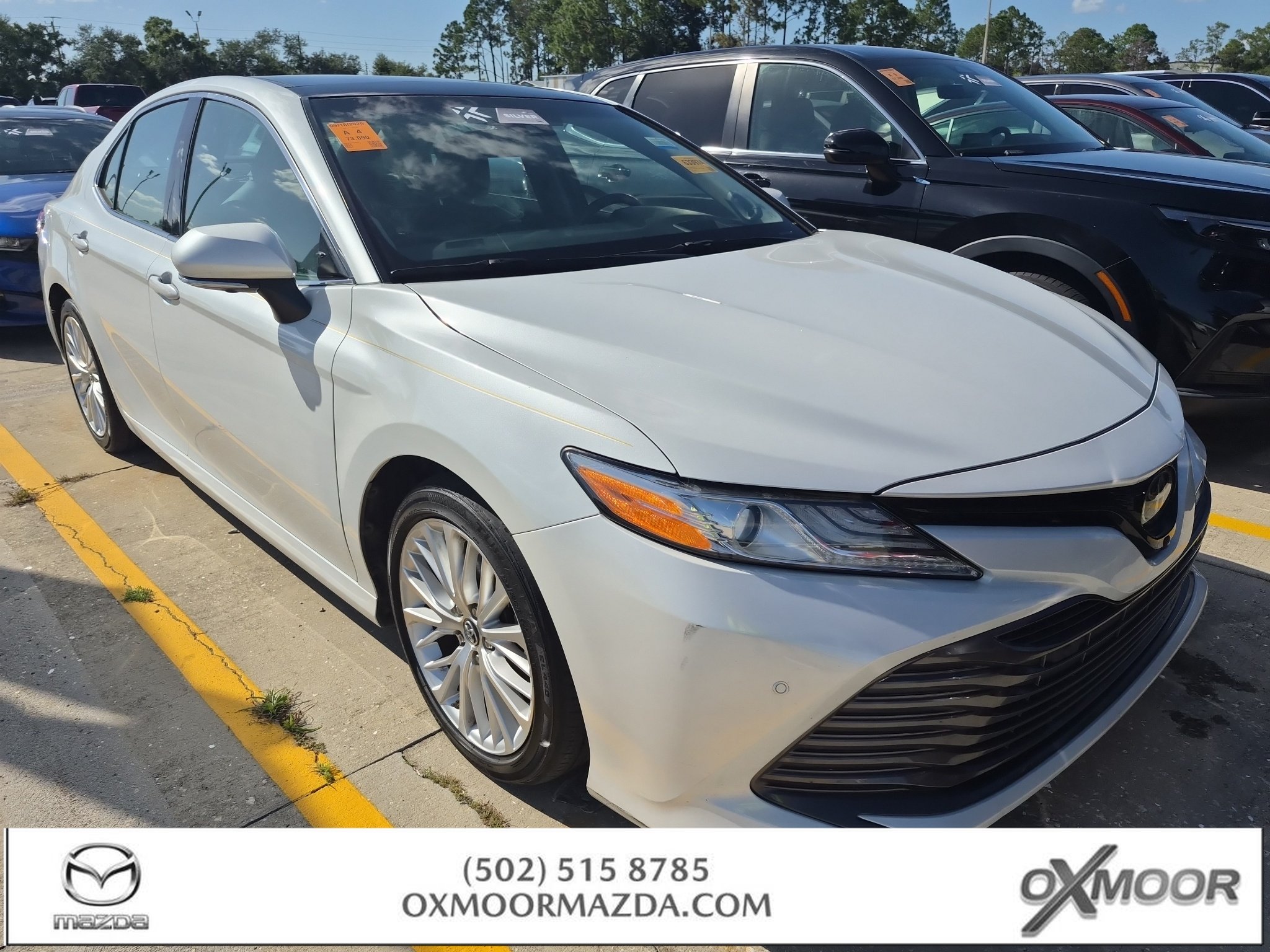 Used 2018 Wind Chill Pearl Toyota XLE image 1