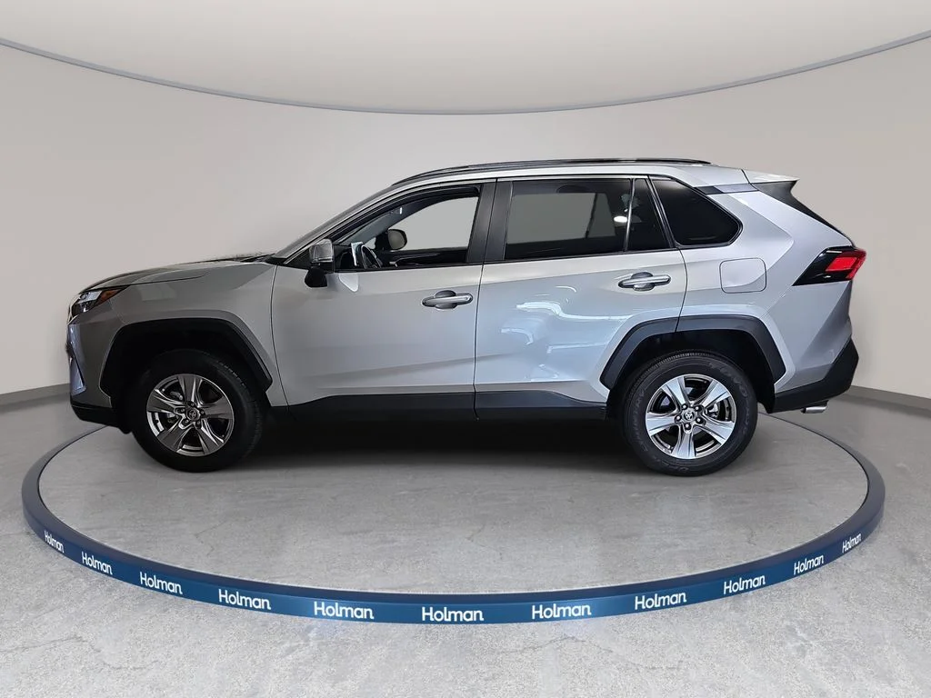 Used 2025 Silver Toyota XLE image 9