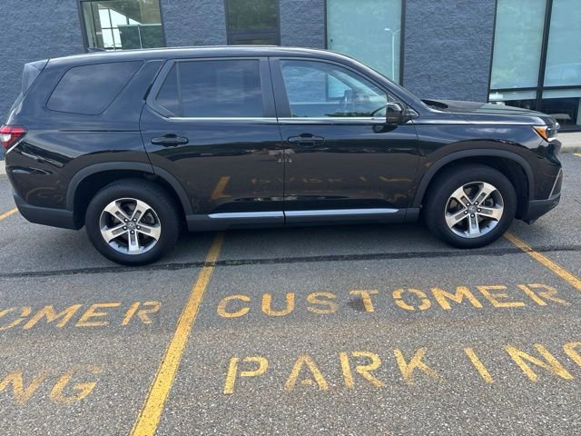 Certified Used 2023 Crystal Black Pearl Honda EX-L 8 Passenger image 4
