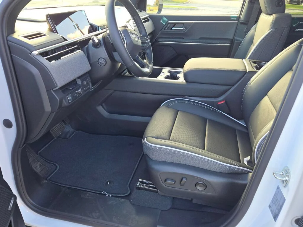 New 2026 Summit White GMC Elevation Extended Range image 23