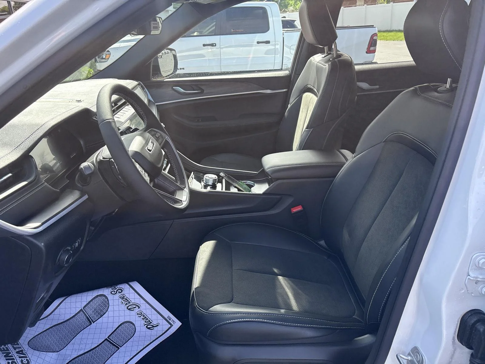 New 2026 Bright White Clearcoat Jeep Laredo Altitude image 9