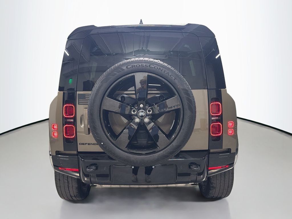 Used 2024  Land Rover X-Dynamic SE image 10