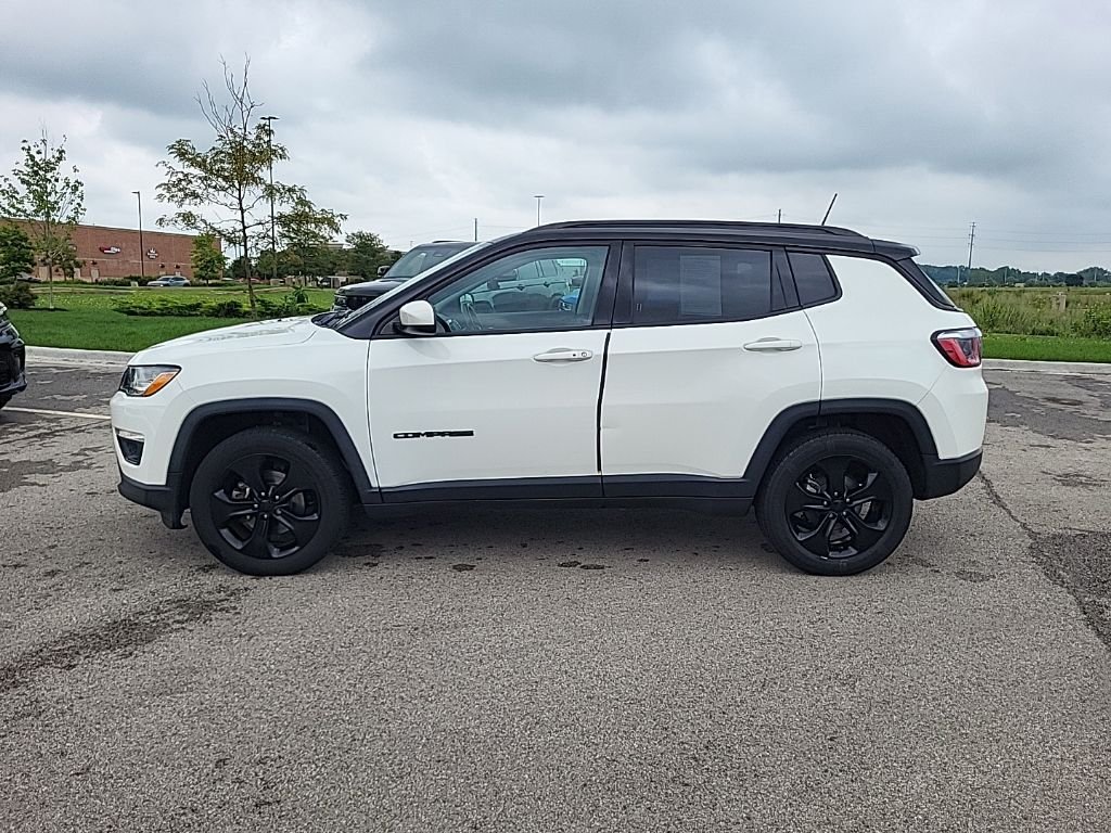 Used 2019 White Jeep Latitude image 2