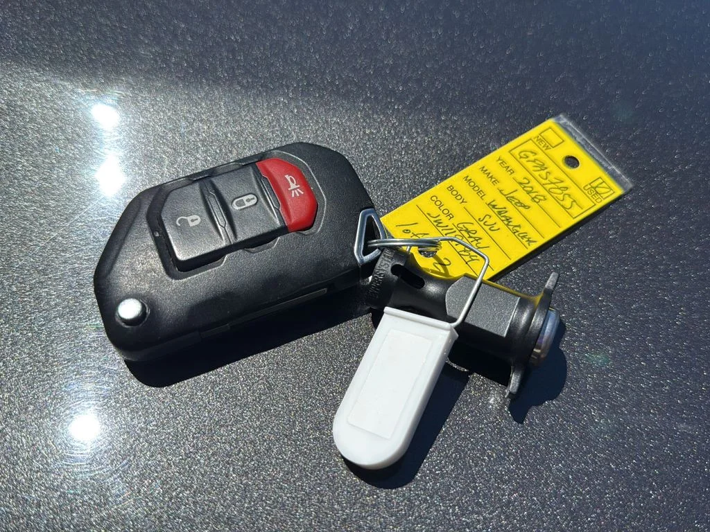 Used 2018 Gray Jeep Unlimited Sahara image 22