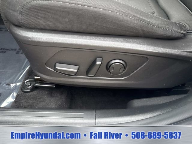 Used 2023 White Pearl Hyundai SEL image 21