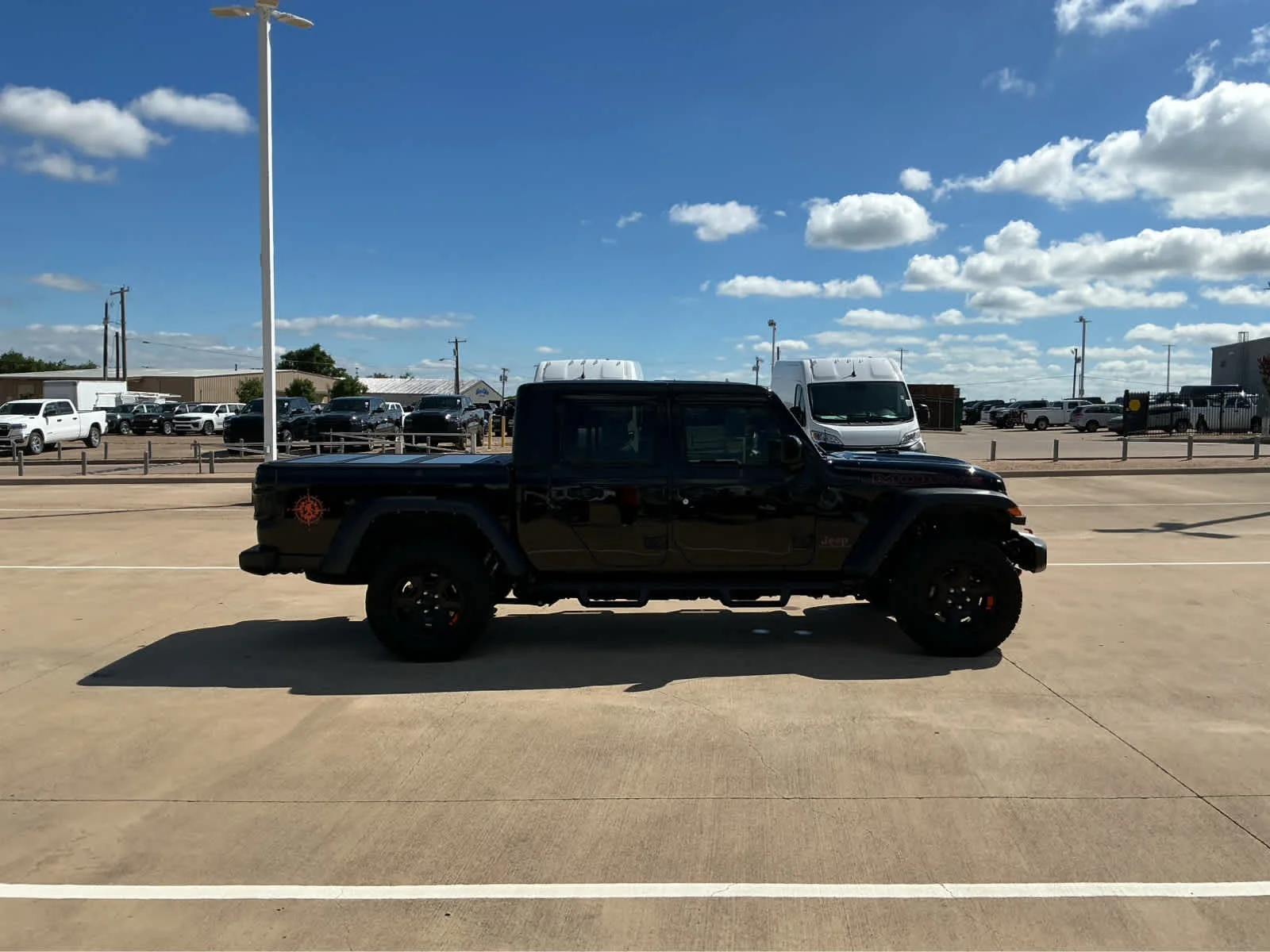 Used 2023 Black Clearcoat Jeep Mojave image 5