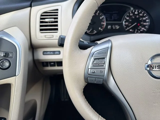 Used 2015  Nissan 2.5 SV image 27