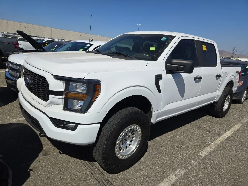 Used 2023 White Ford XL image 1