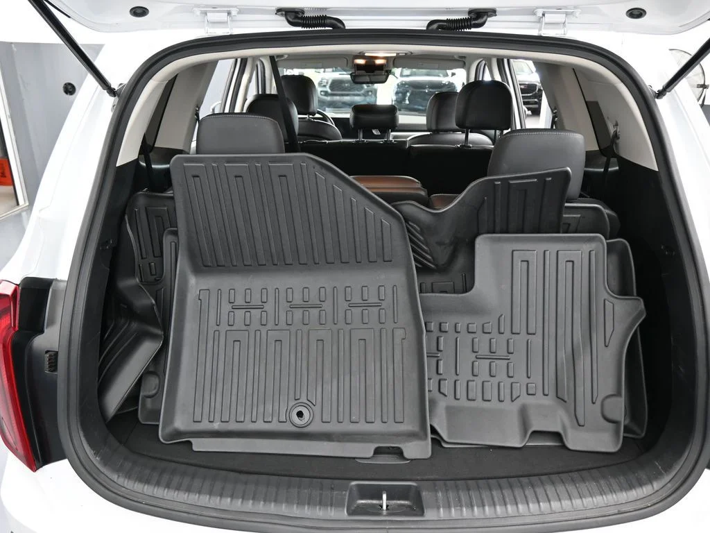Used 2025 Glacial White Pearl Kia LX image 42
