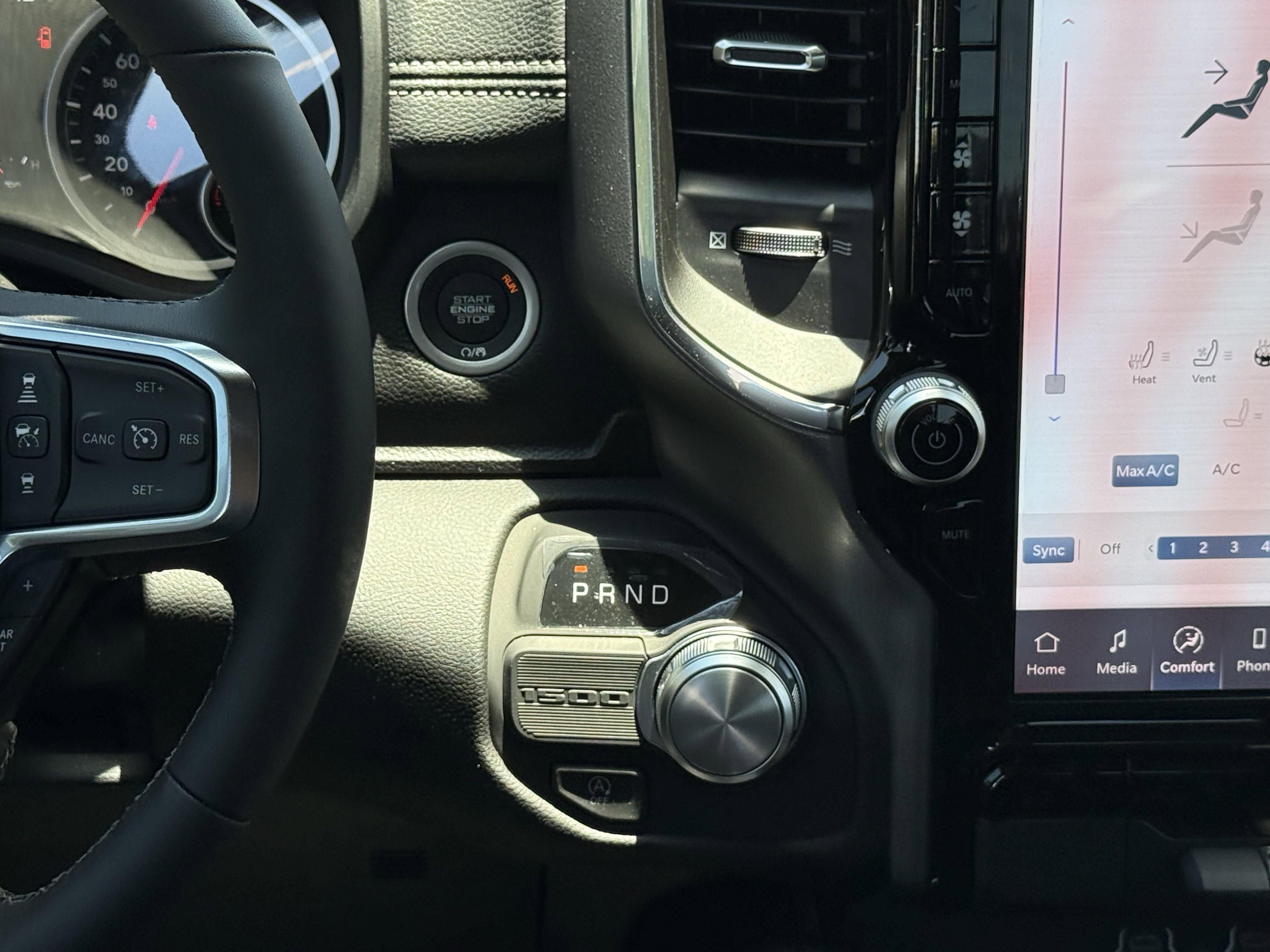 2026 RAM 1500 Laramie - Photo 14