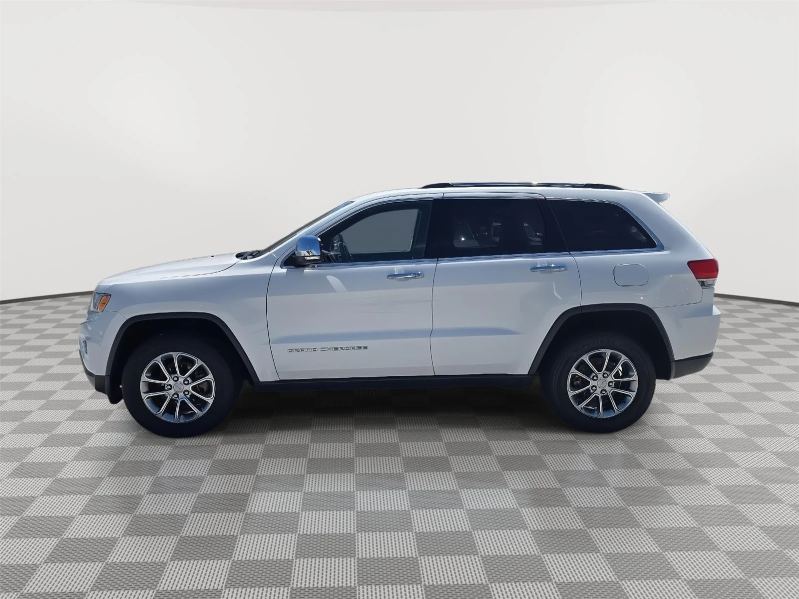 Used 2015 WHITE Jeep Limited image 4
