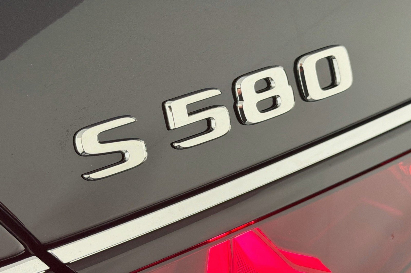 New 2027 Obsidian Black Metallic Mercedes-Benz S 580 4MATIC® Sedan image 8