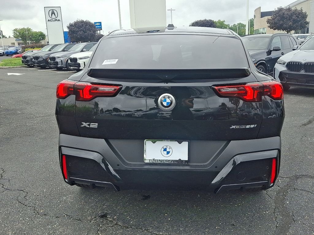 Certified Used 2025 Black Sapphire Metallic BMW xDrive28i image 5