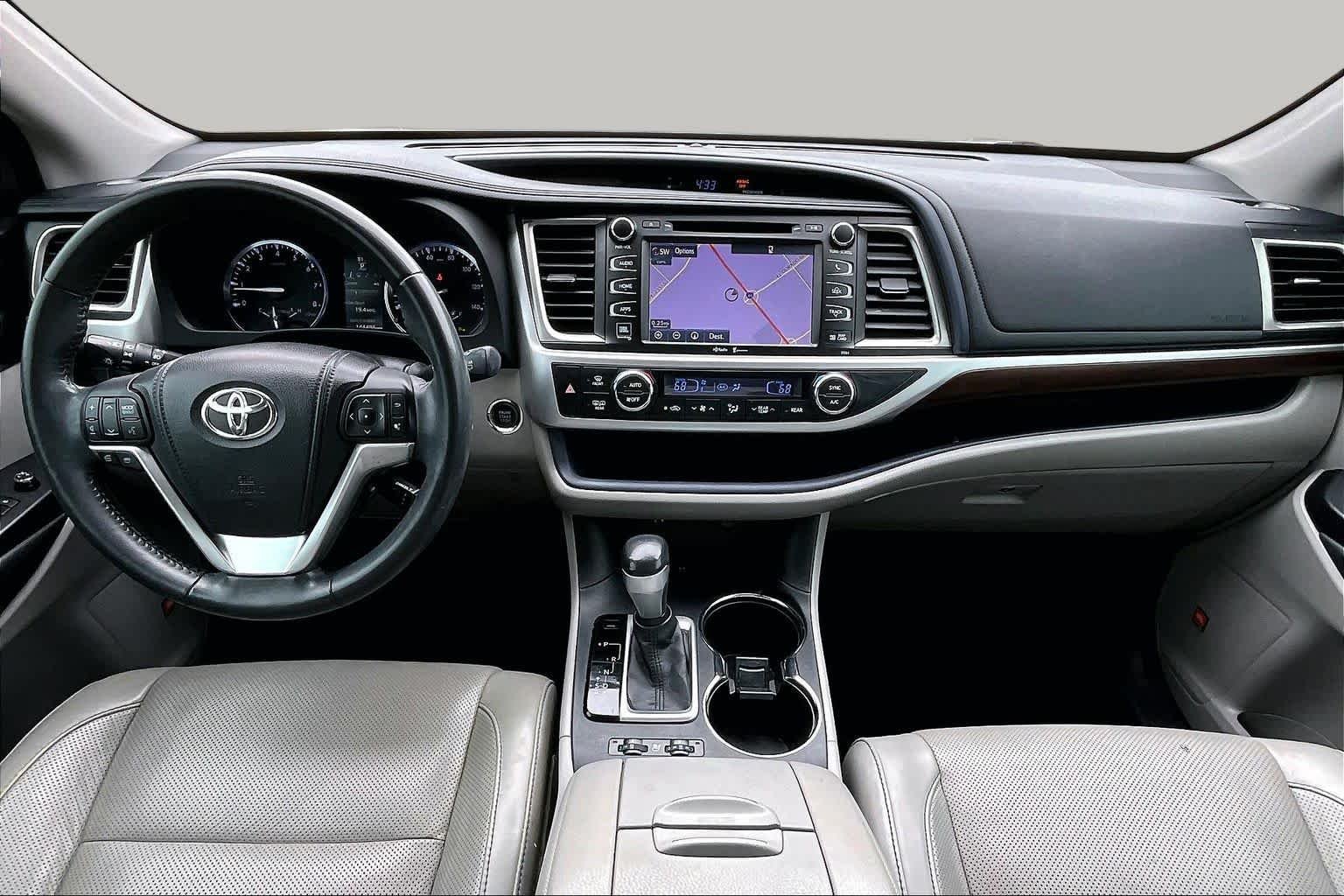 Used 2015 Silver Sky Metallic Toyota Limited image 15