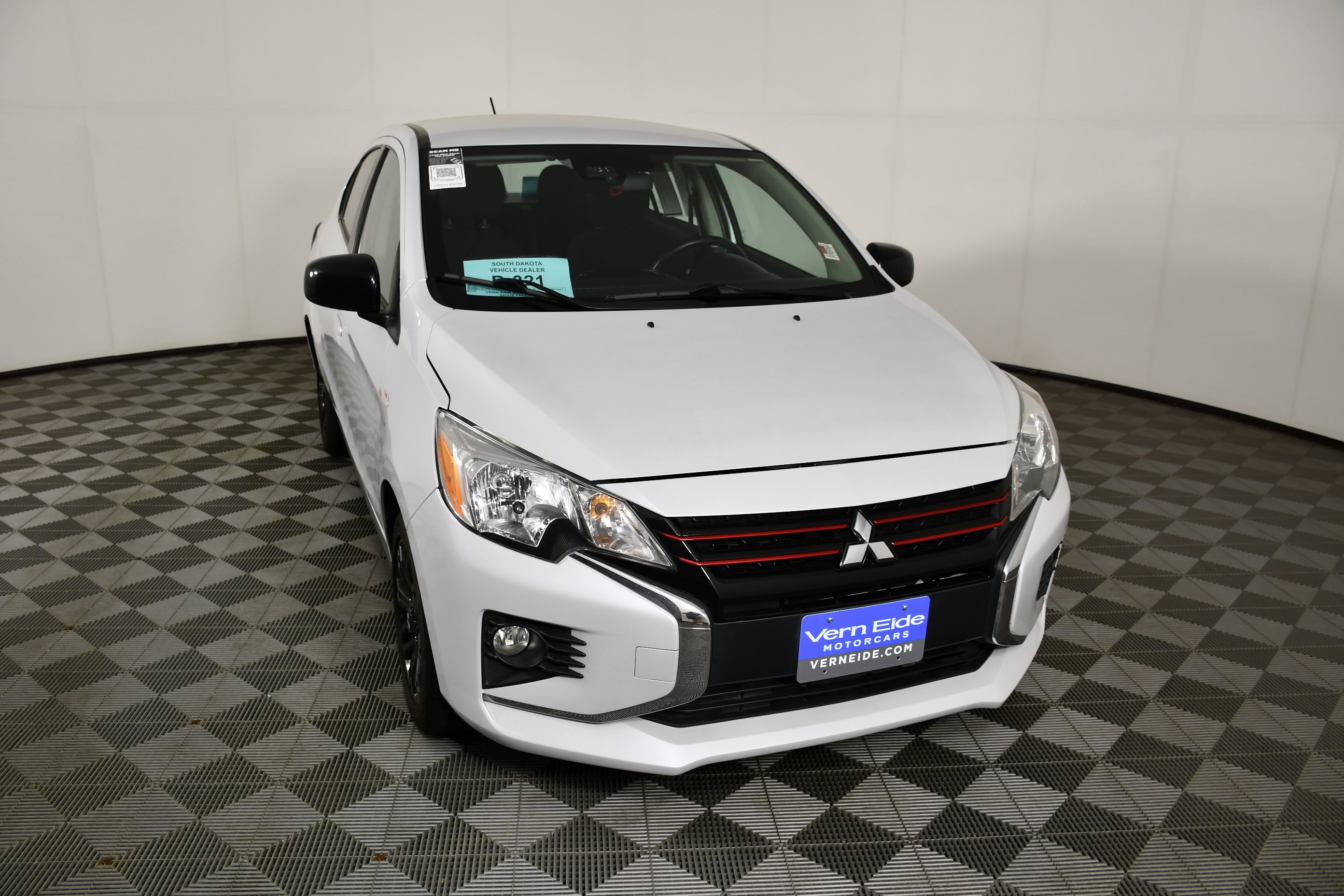 Used 2022 White Mitsubishi Black Edition image 3
