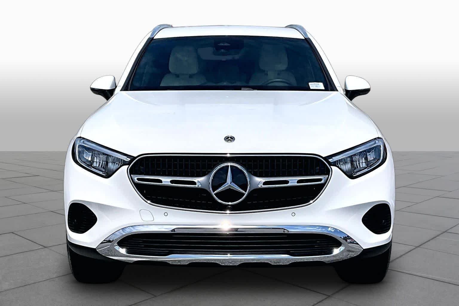 Used 2025 Polar White Mercedes-Benz GLC 300 image 4