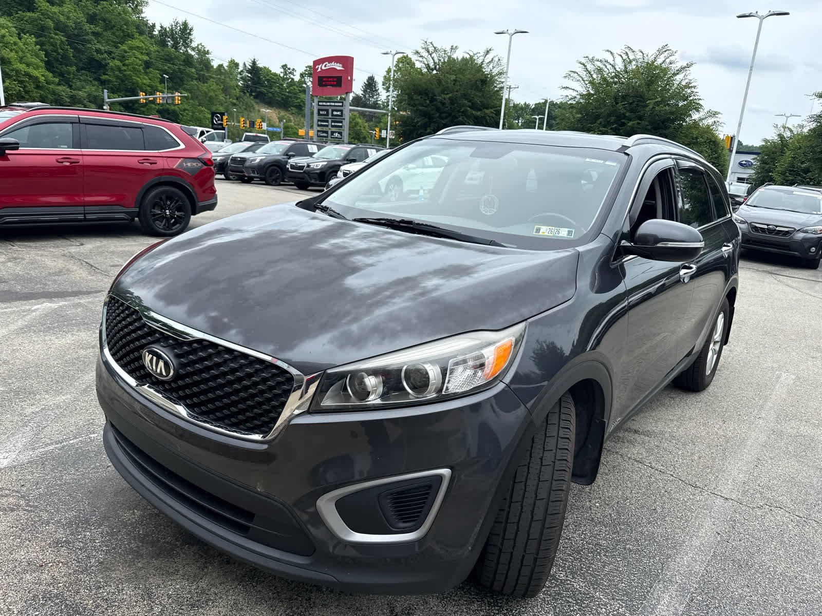 Used 2017  Kia LX image 2
