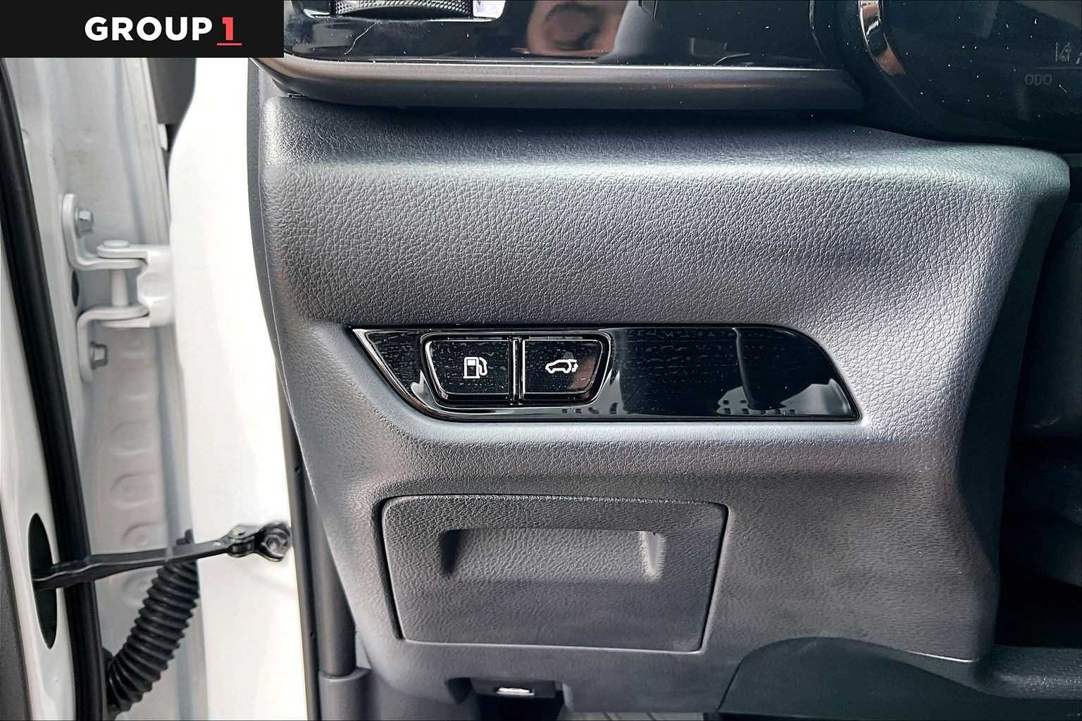 Used 2026 Ultra White Lexus  image 33
