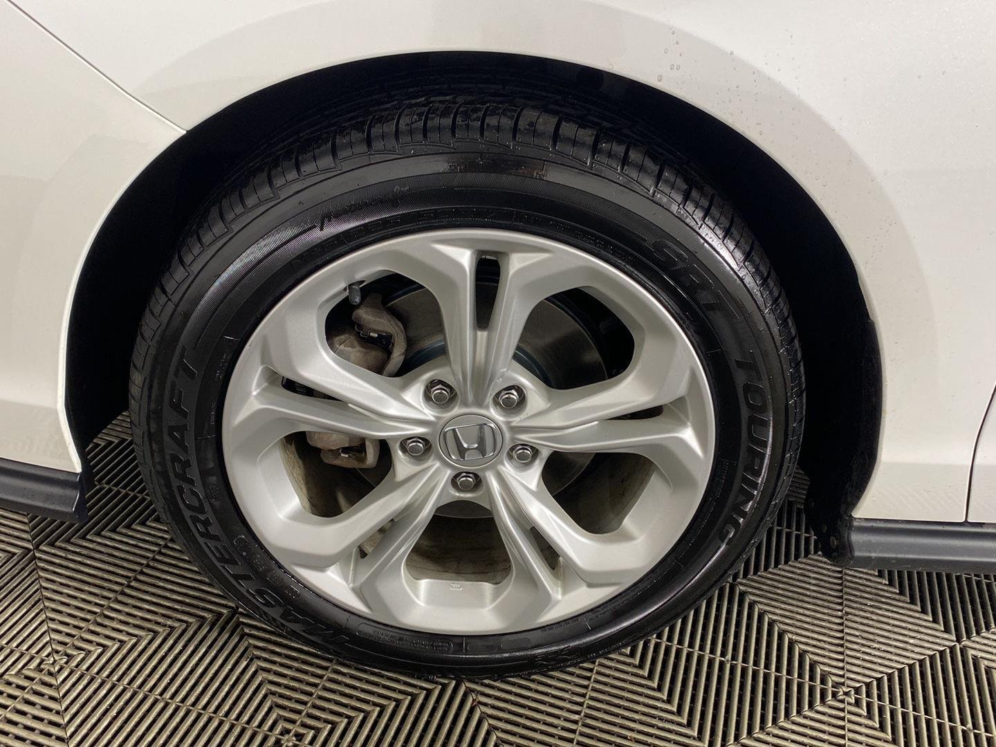 Used 2023 Platinum White Pearl Honda LX image 10