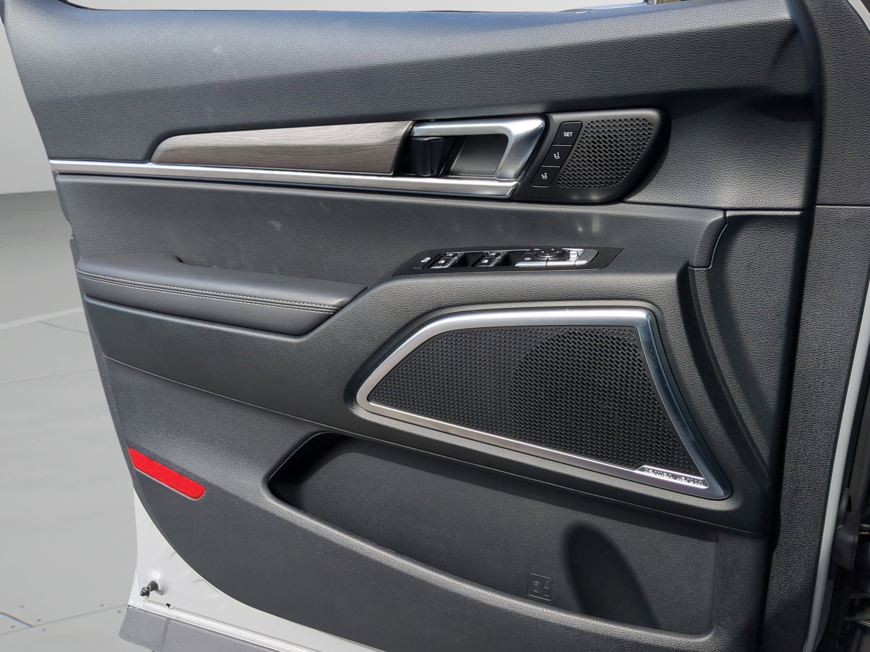 New 2025 Wolf Gray Kia SX X-Line image 23