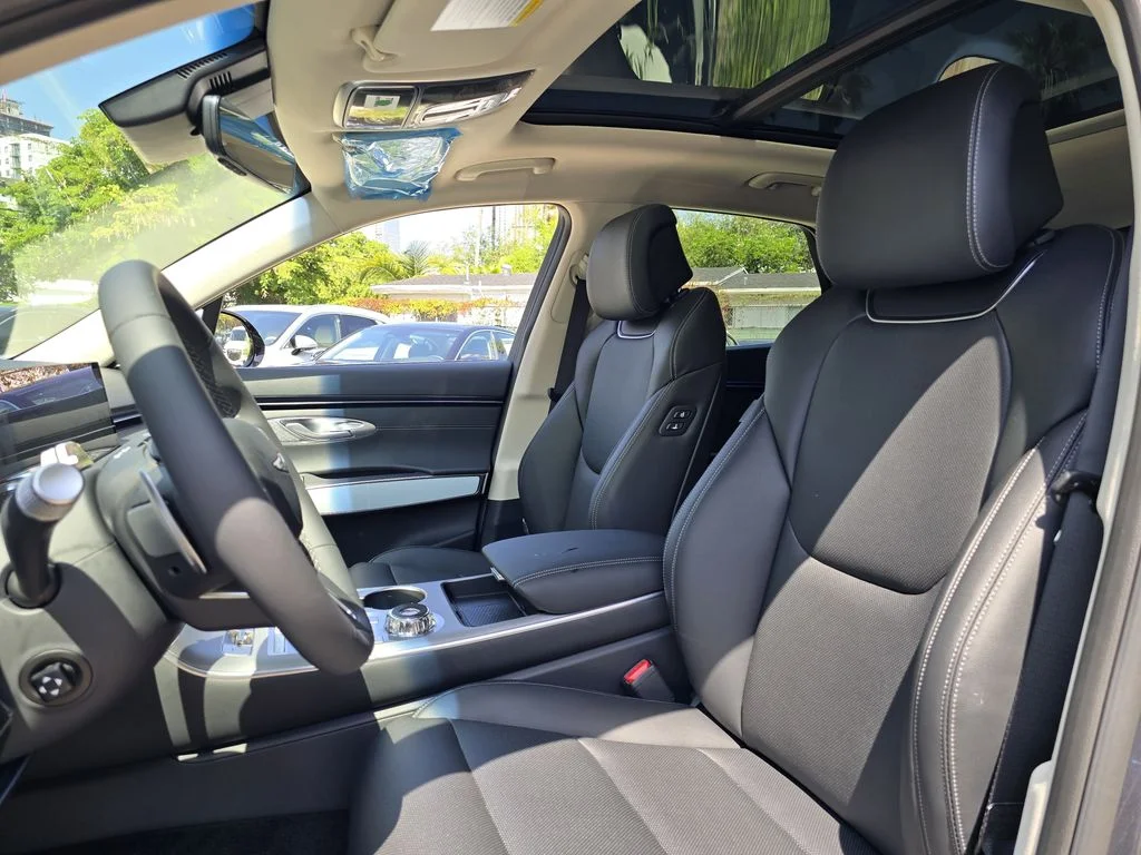 New 2026 Silver Genesis 2.5T Advanced image 16