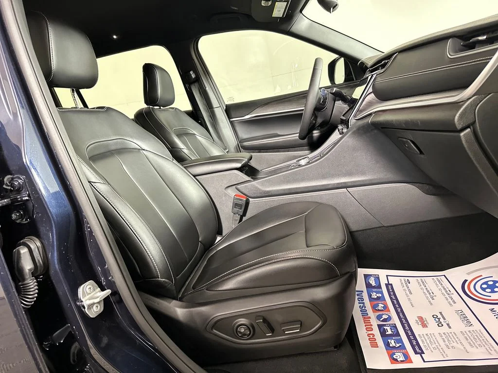 Used 2025 Black Jeep Limited image 32