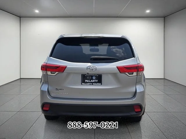 Used 2019 Silver Toyota LE image 4