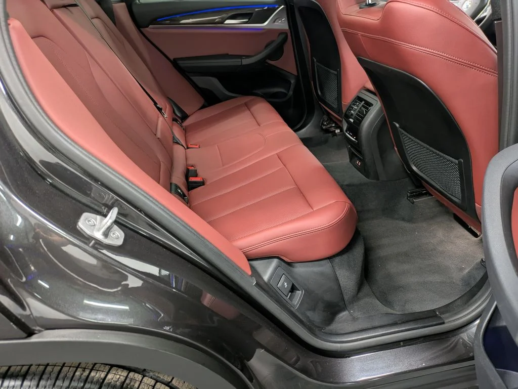 Used 2022 Gray BMW xDrive30i image 27