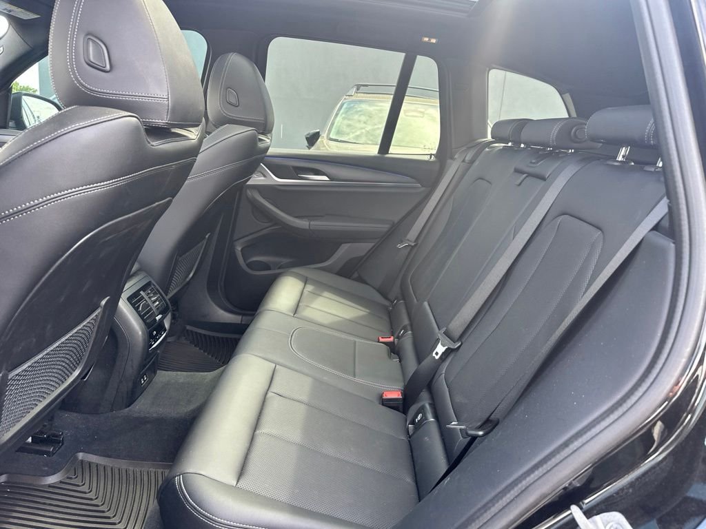Used 2022 Black BMW xDrive30i image 13