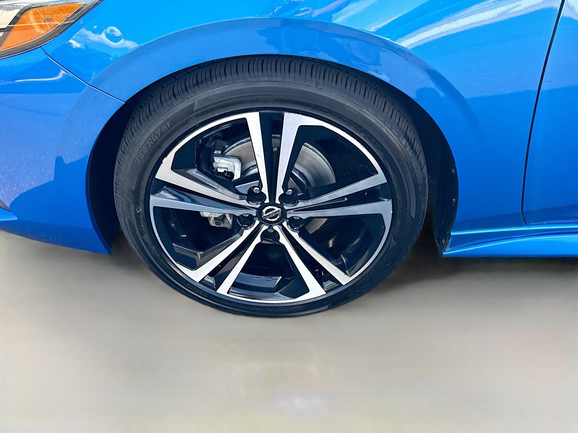 Used 2021 Electric Blue Metallic Nissan SR image 31