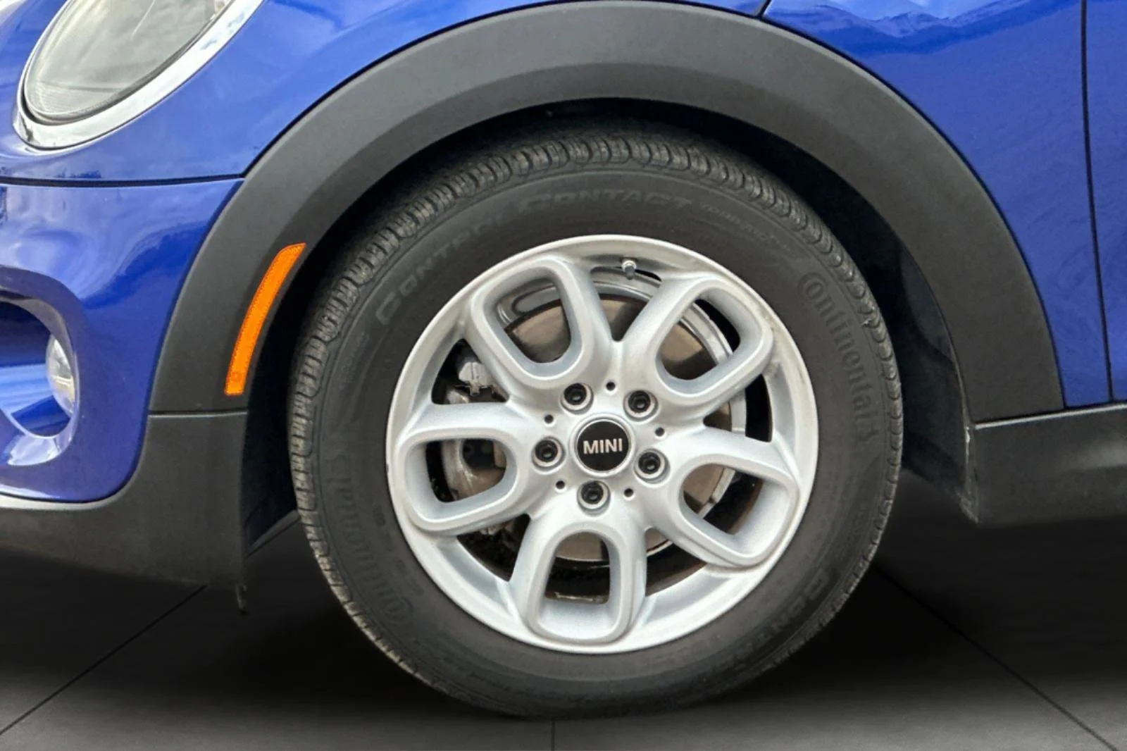 Used 2019 Blue Metallic MINI Classic image 31