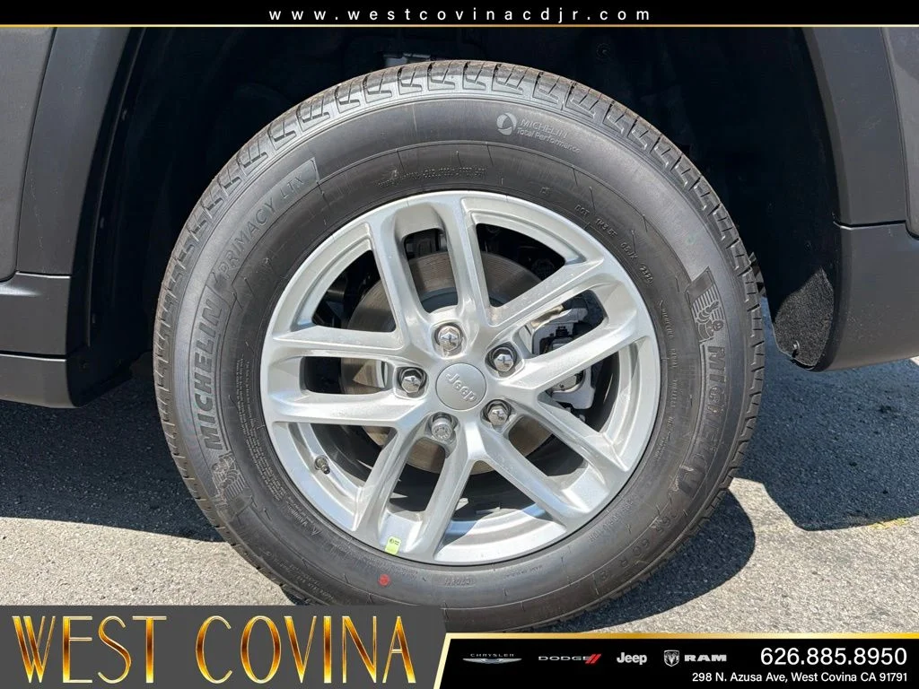 New 2026 Baltic Gray Metallic Clearcoat Jeep Laredo image 16