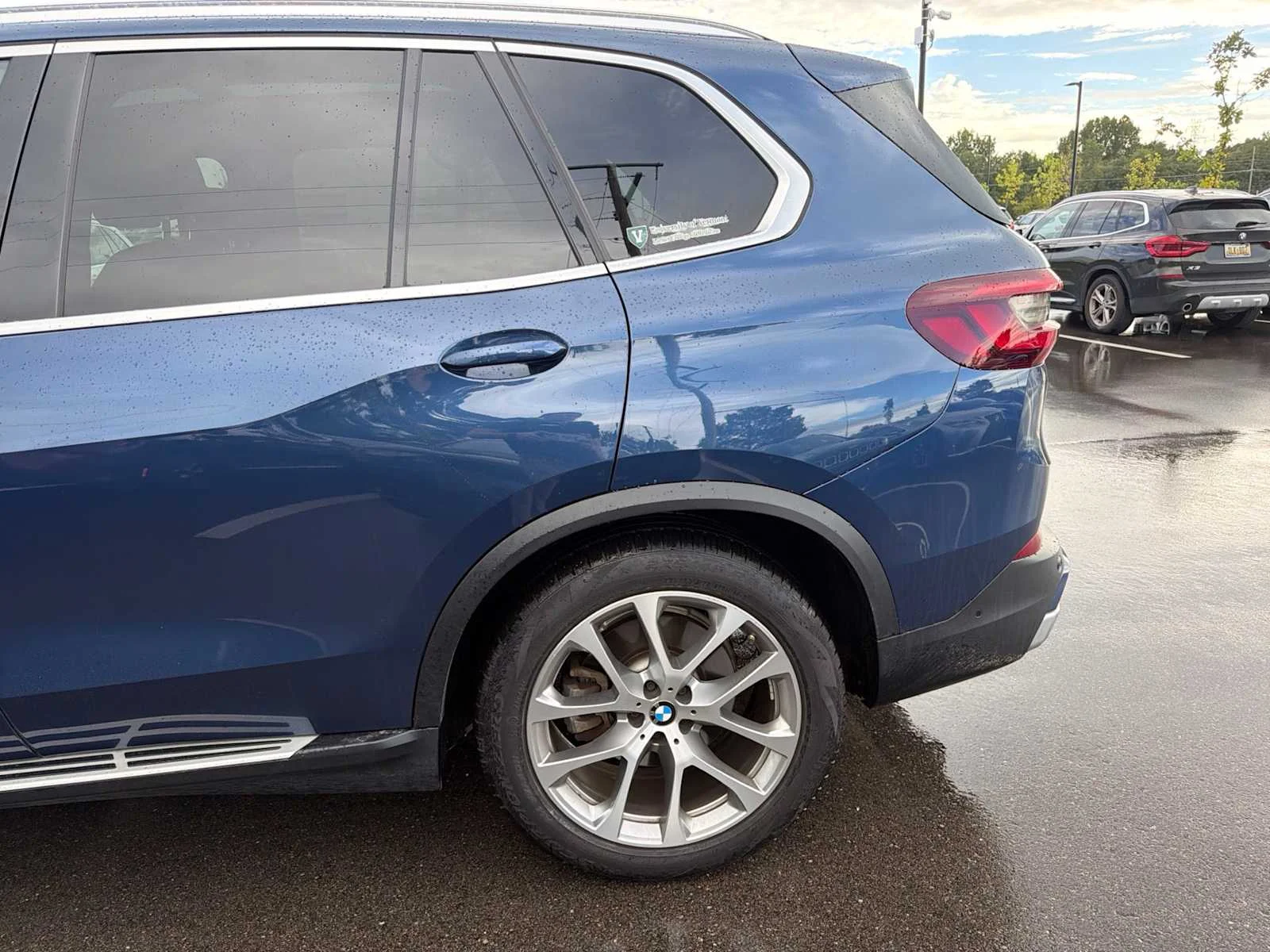 Used 2021 Phytonic Blue Metallic BMW xDrive45e image 4