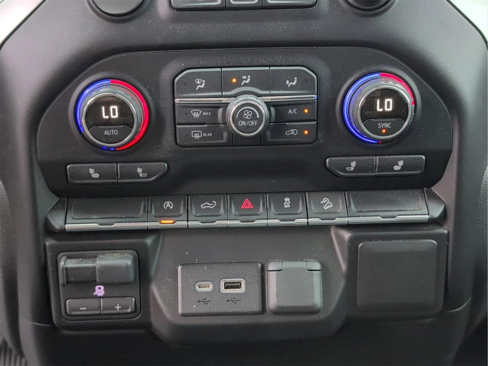 Used 2019 SUMMIT WHITE Chevrolet LT image 20