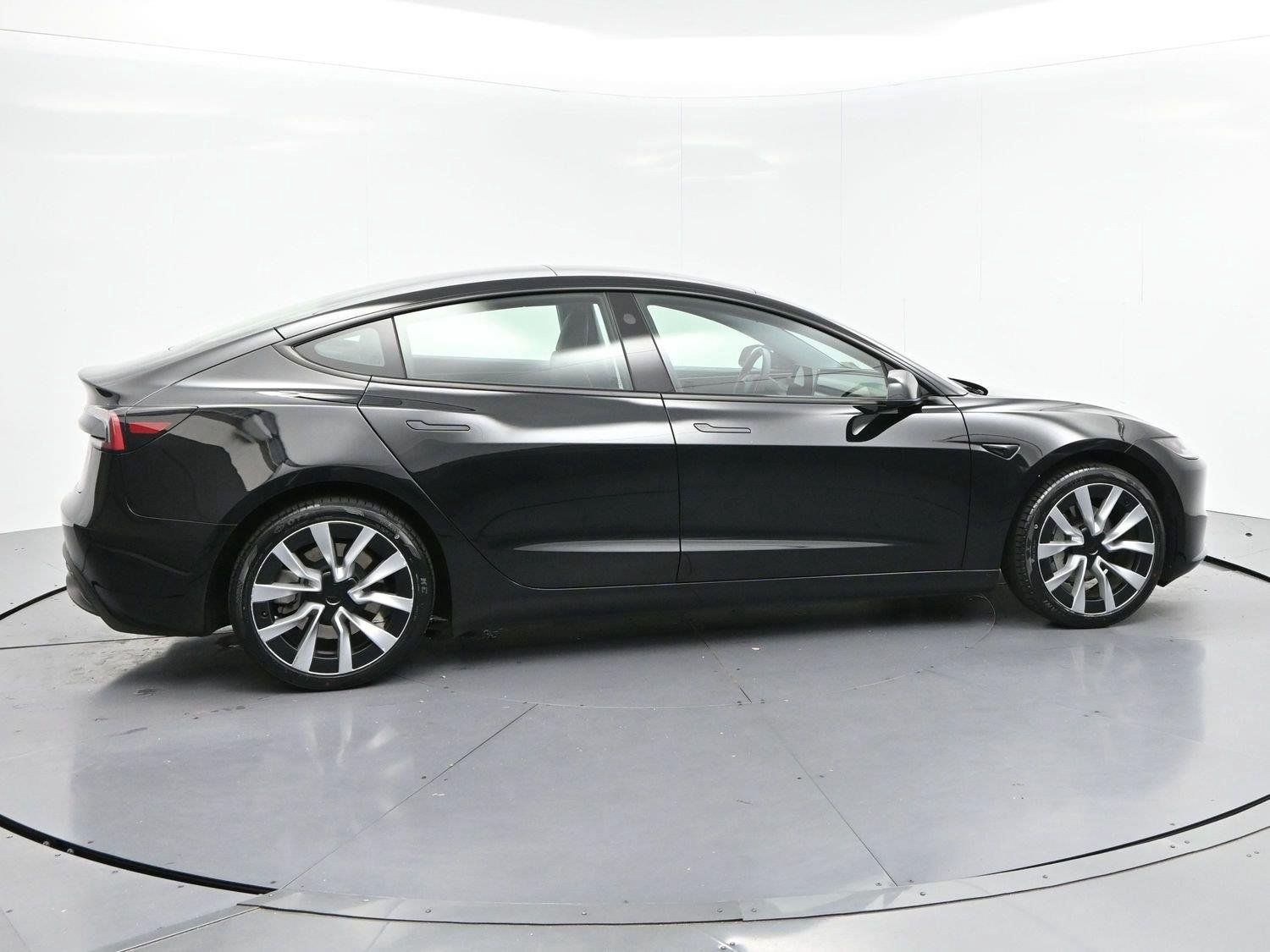 Used 2024 Black Tesla RWD *Ltd Avail* image 8