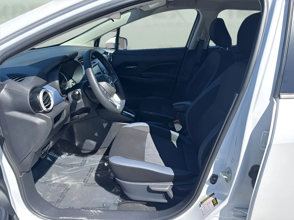 Used 2025 White Nissan 1.6 SV image 9