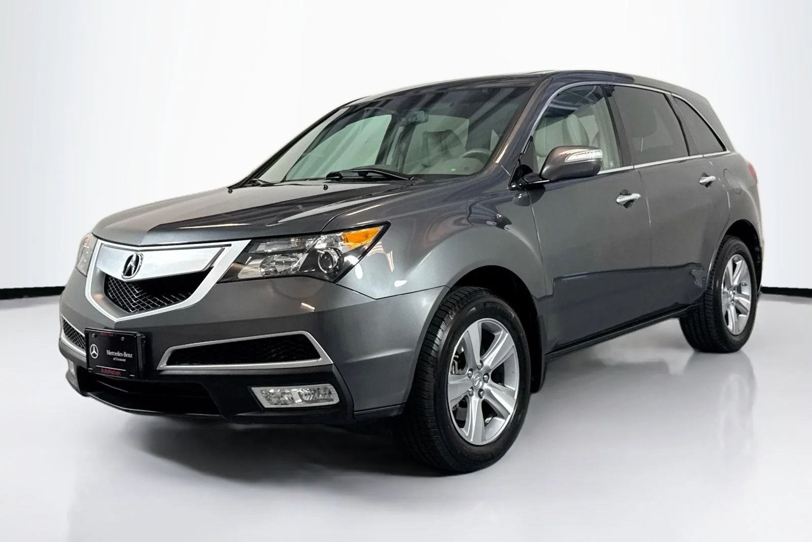 Used 2012 White Acura Tech Pkg image 1