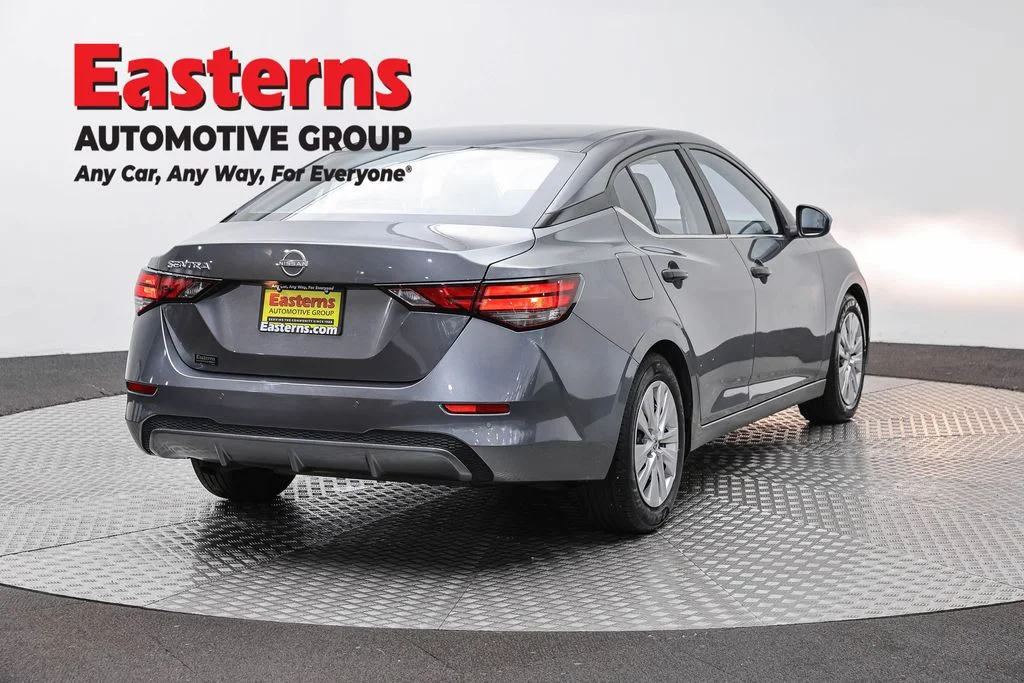 Used 2024 Gray Nissan S image 5