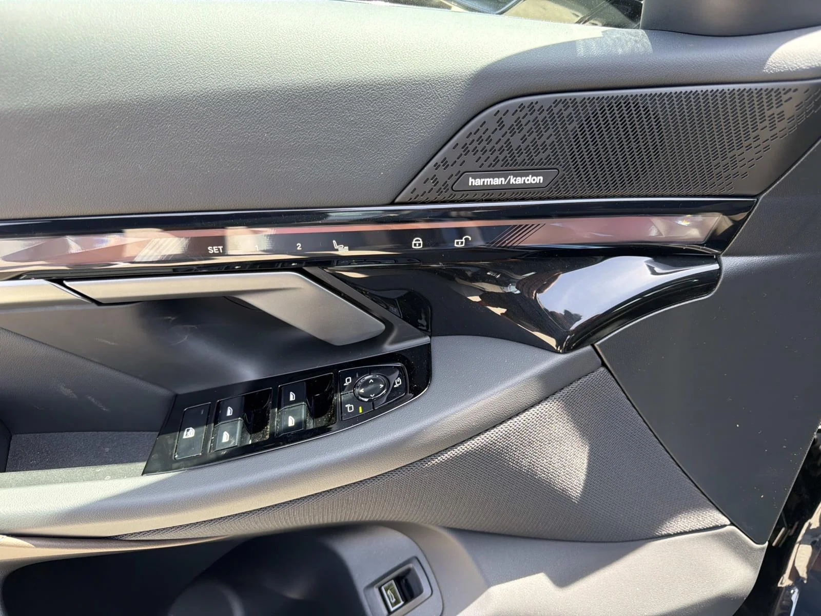 New 2027 Carbon Black Metallic BMW 530i image 13