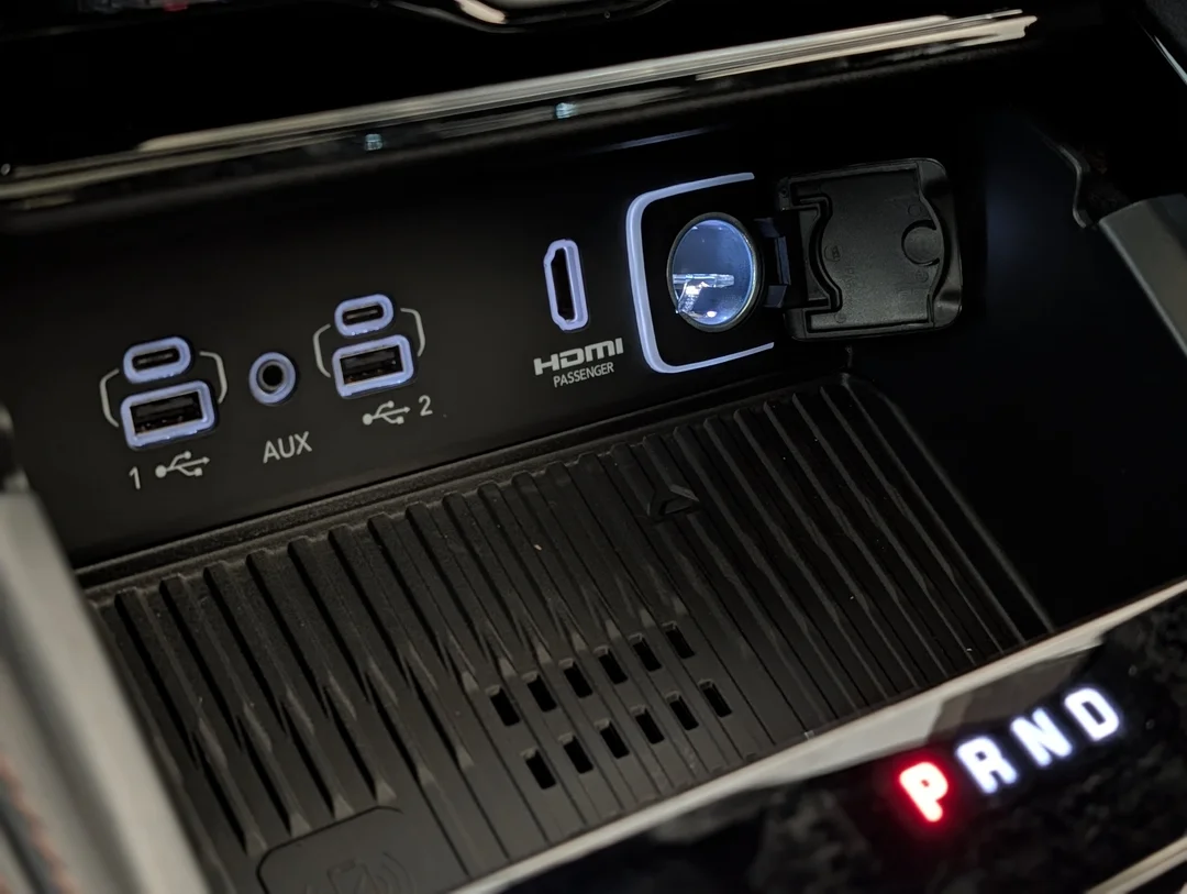 New 2026 Grey Jeep Summit - - 4x4 - Advanced ProTech Group IV - Palermo Leather Seats - Head-Up Display & More! image 23