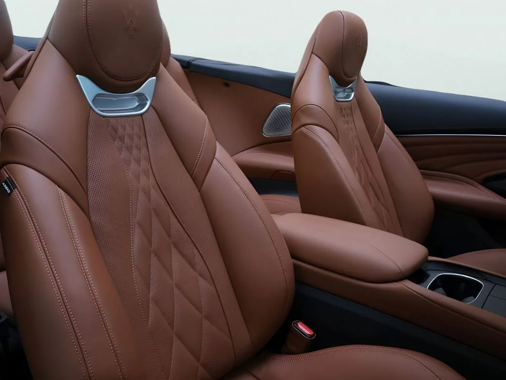 New 2026 Nero Assoluto Metallic Maserati Base image 15