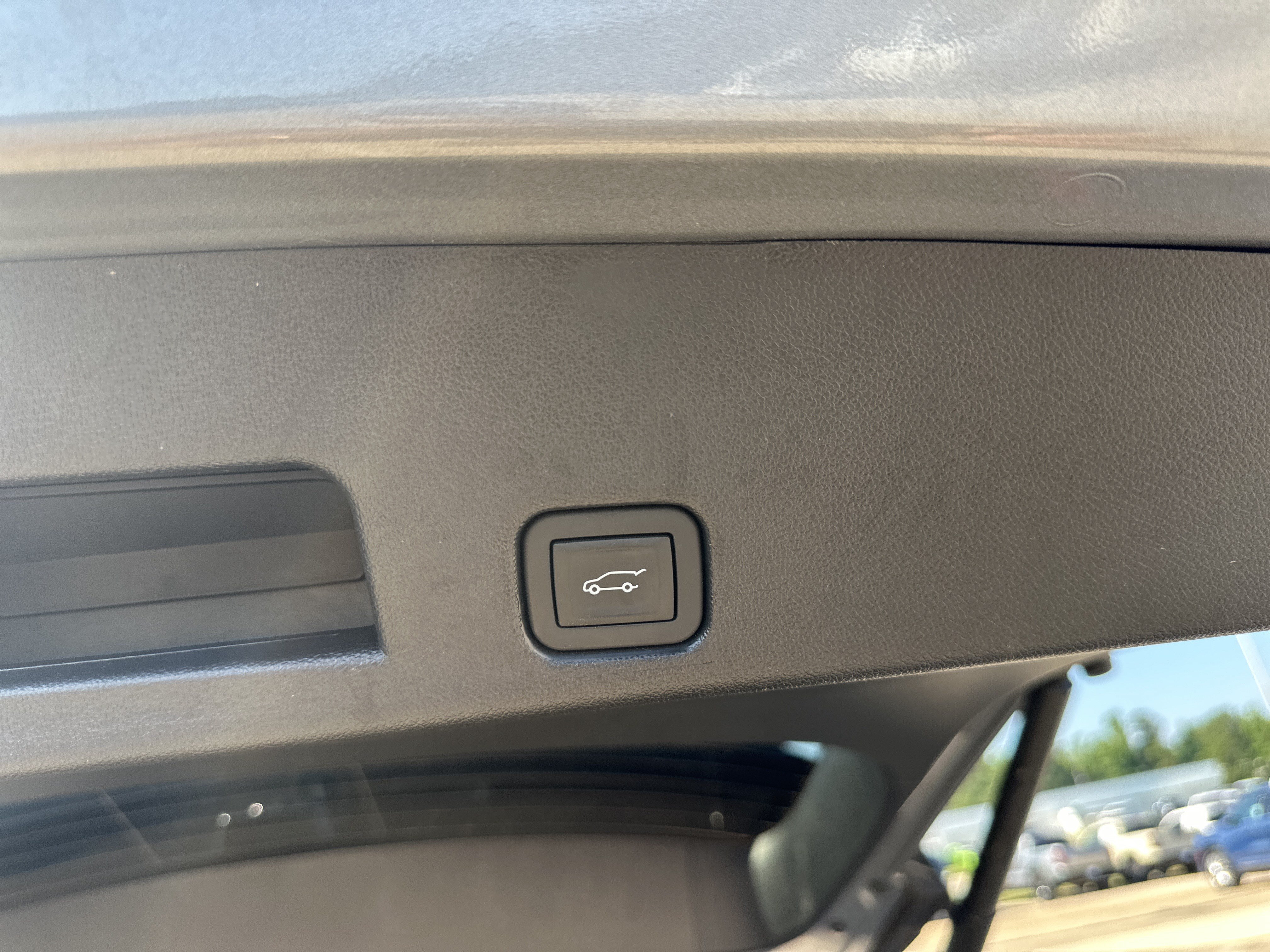 2026 GMC Acadia Denali Ultimate - Photo 21