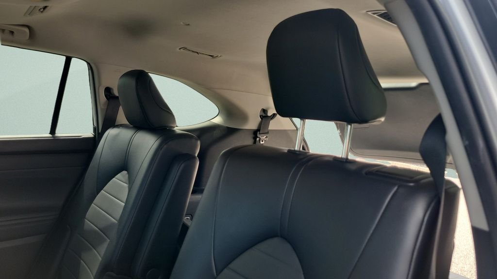 Certified Used 2022 Silver Toyota XLE image 10