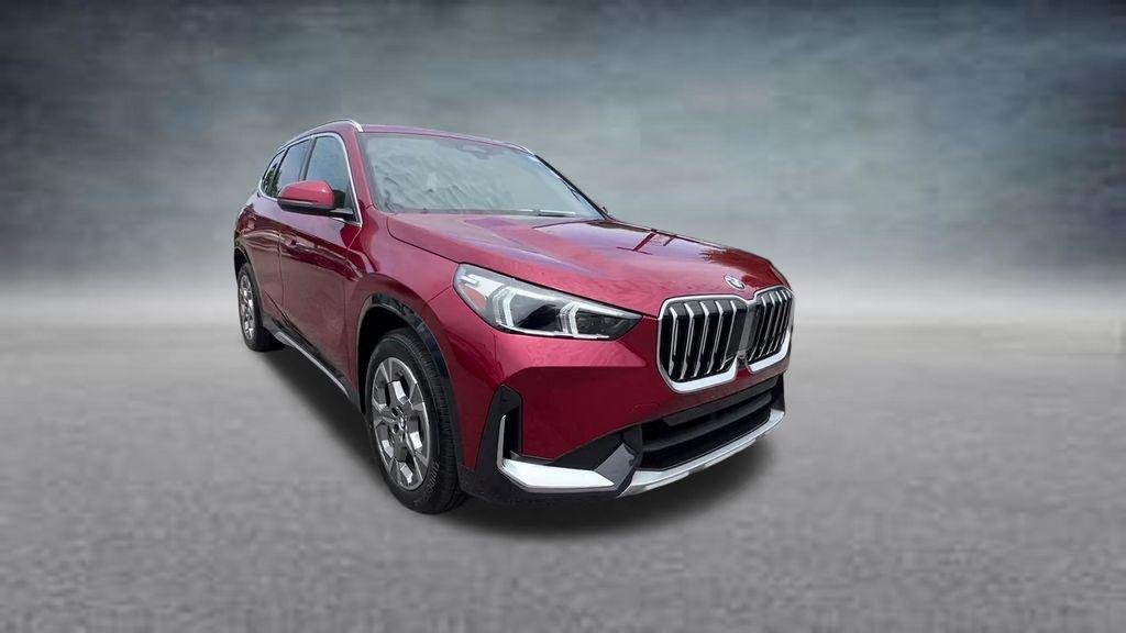 New 2026 Vegas Red Metallic BMW xDrive28i image 14