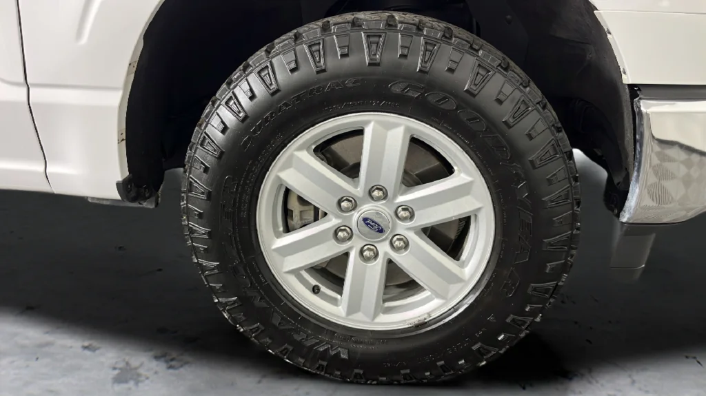 Used 2023 White Ford XLT image 43
