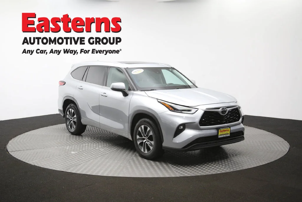 Used 2021 Silver Toyota XLE image 56