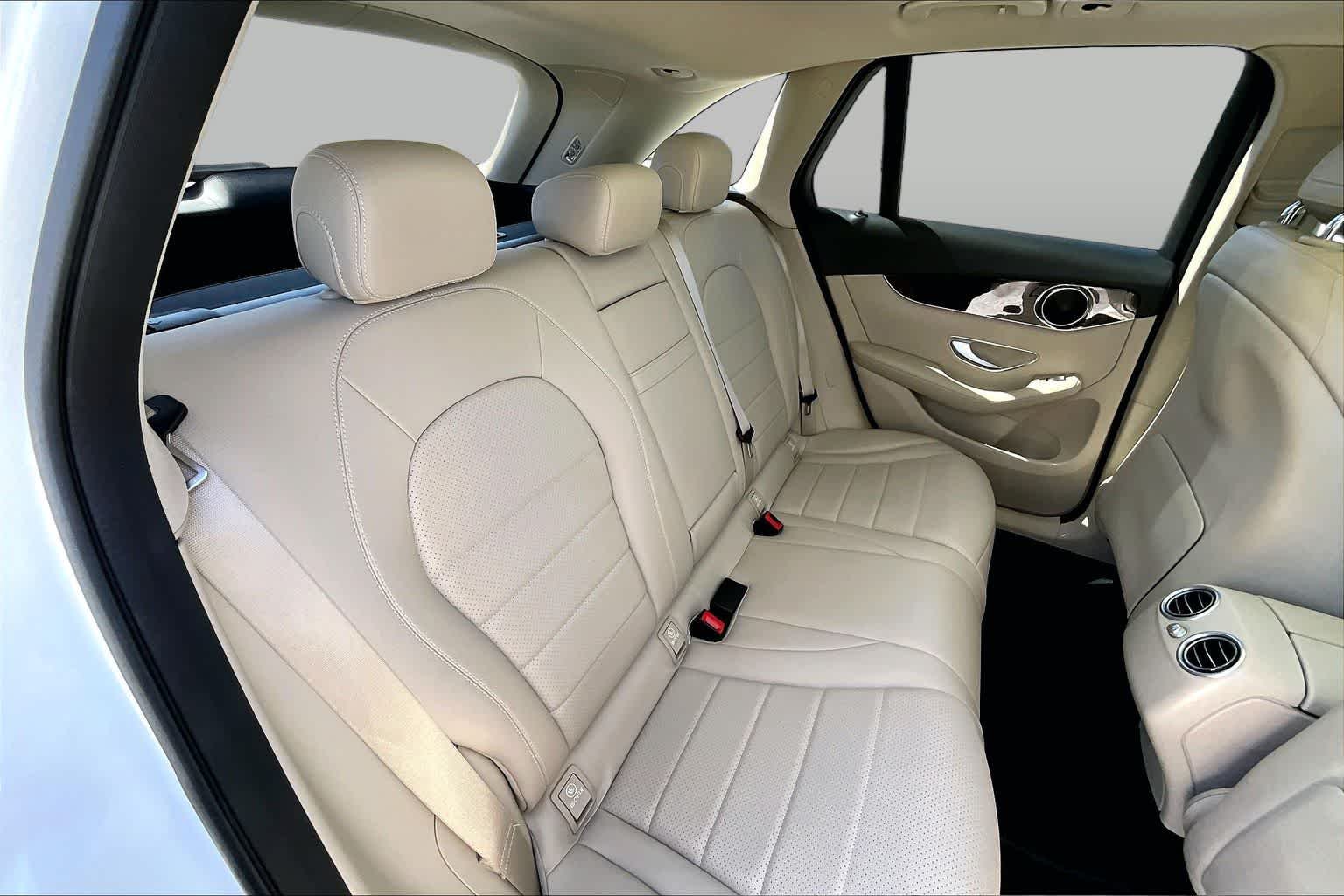Used 2021 Polar White Mercedes-Benz GLC 300 image 36