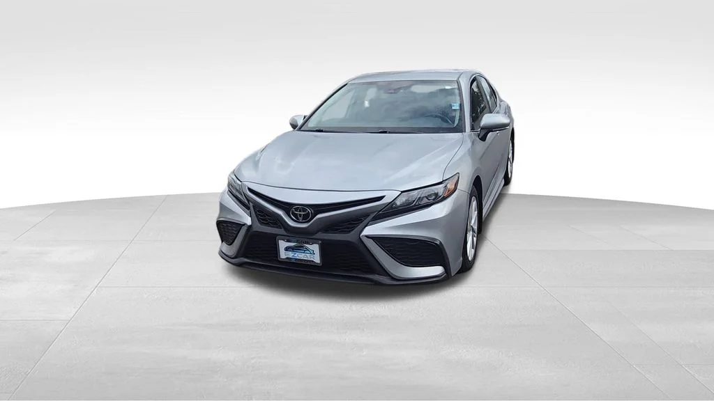 Used 2024  Toyota SE Nightshade image 3