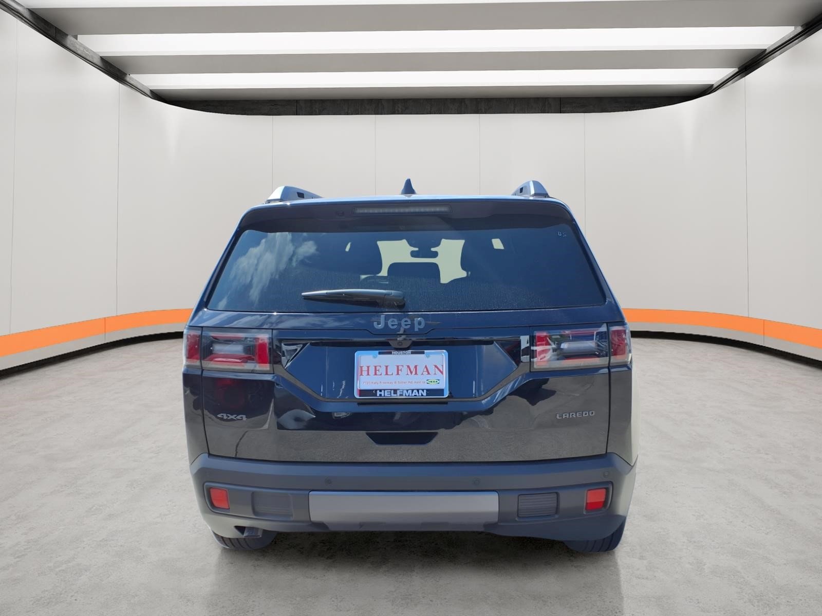New 2026 Diamond Black Crystal Pearl-Coat Exterior Paint Jeep Laredo image 5