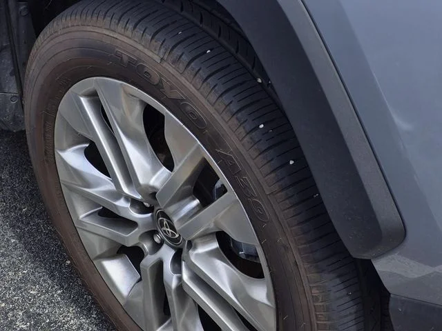 Used 2025 Silver Sky Metallic Toyota XLE Premium image 4